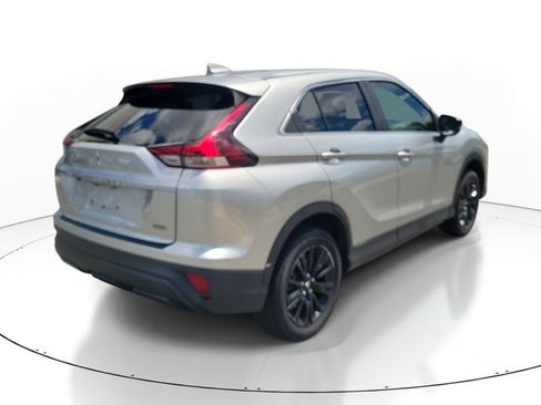 Used 2023 Mitsubishi Eclipse Cross LE AWD/4WD image 4