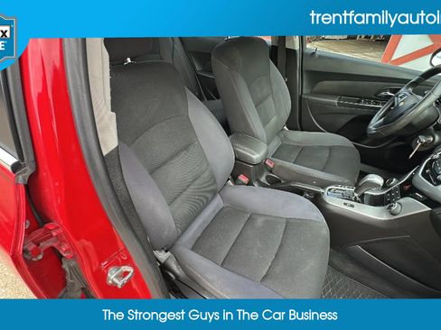 Used 2016 Chevrolet Cruze LT image 49