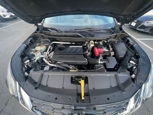 Used 2023 Nissan Rogue SV image 28