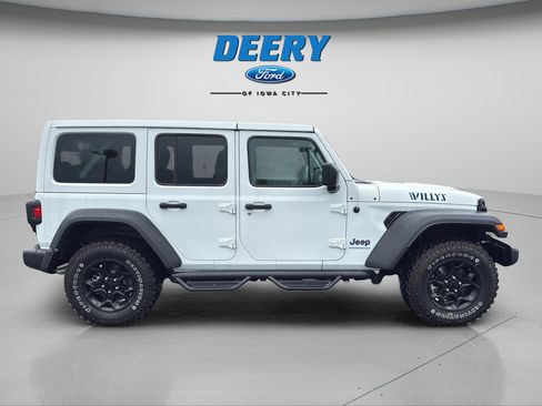 Used 2023 Jeep Wrangler Unlimited w/ Cold Weather Group AWD/4WD image 14