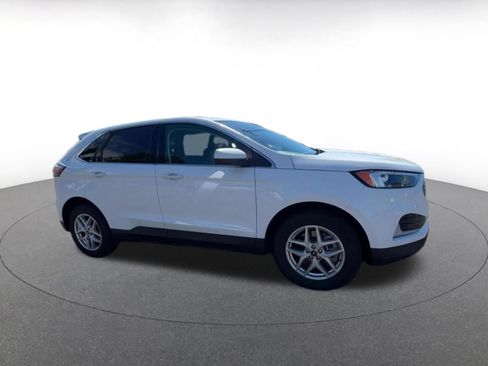 Used 2024 Ford Edge SEL AWD/4WD image 2