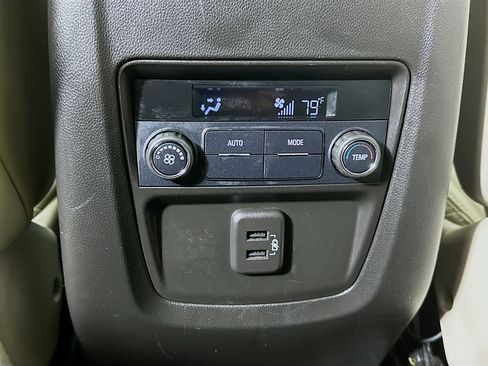 Used 2019 Buick Enclave Essence image 22