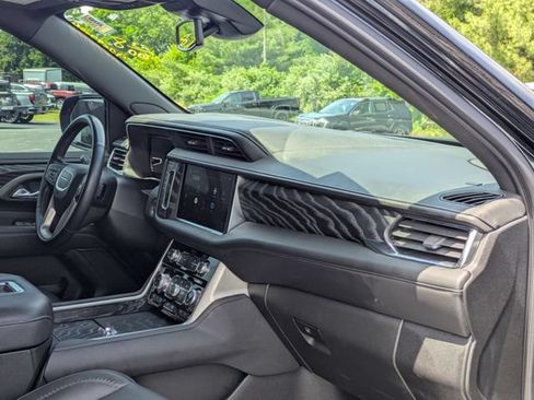 Used 2023 GMC Yukon XL Denali AWD/4WD image 42