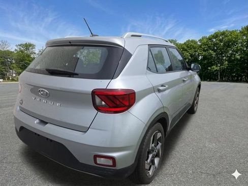 Used 2023 Hyundai Venue SEL w/ Cargo Package FWD image 7