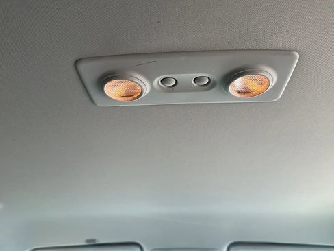 Used 2016 GMC Acadia SLE image 31