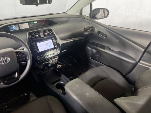 Used 2020 Toyota Prius LE image 21