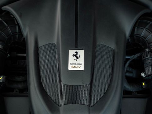 Used 2024 Ferrari Roma Spider image 31