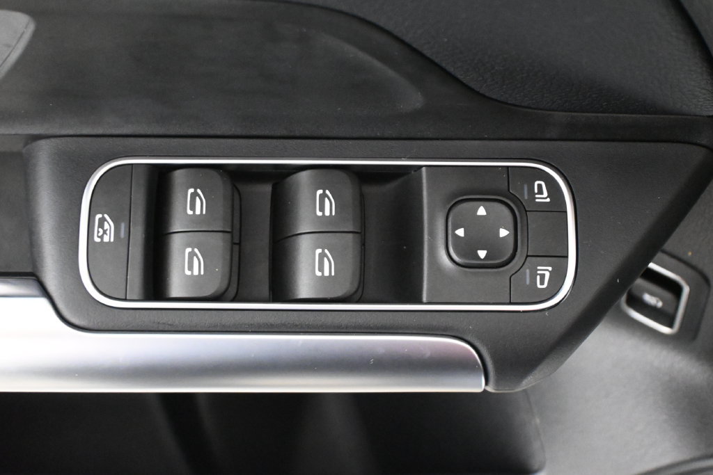 Certified 2023 Mercedes-Benz GLA 250 4MATIC image 28