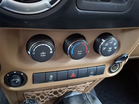 Used 2014 Jeep Wrangler Unlimited Sahara w/ Dual Top Group image 20