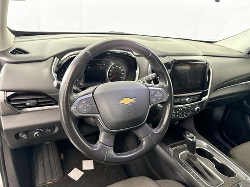 Used 2020 Chevrolet Traverse LT image 11