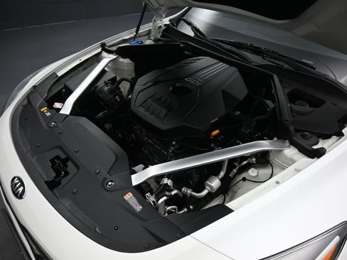 Used 2021 Kia Stinger GT-Line image 44