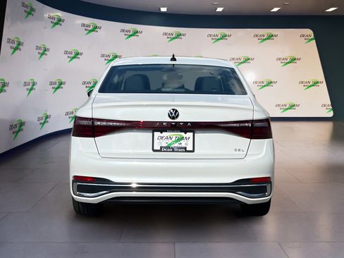 Certified 2025 Volkswagen Jetta SEL image 7