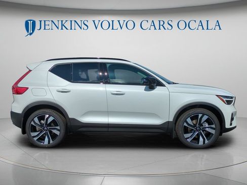 New 2026 Volvo XC40 B5 Ultra AWD/4WD image 2