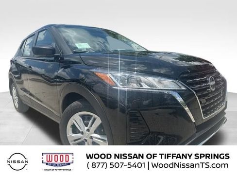 New 2025 Nissan Kicks Play S image 1