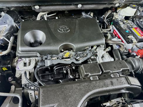 Used 2021 Toyota RAV4 XLE image 32