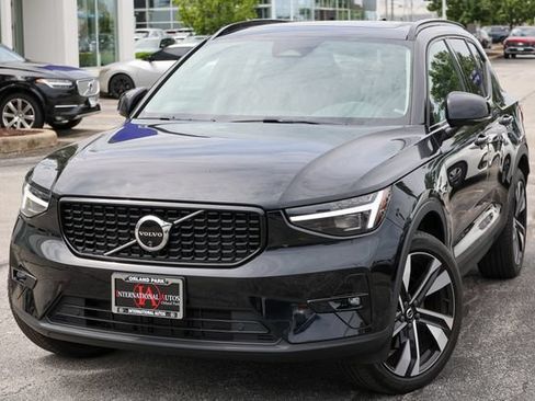 Certified 2024 Volvo XC40 B5 Ultimate w/ Protection Package Premier AWD/4WD image 22