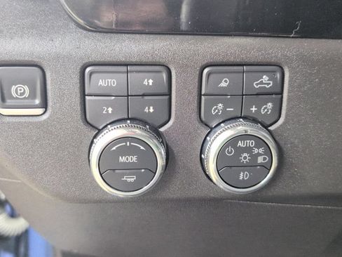 Used 2025 GMC Sierra 1500 Elevation w/ Elevation Premium Package AWD/4WD image 9