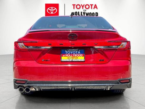 New 2026 Toyota Camry Hybrid FWD image 5