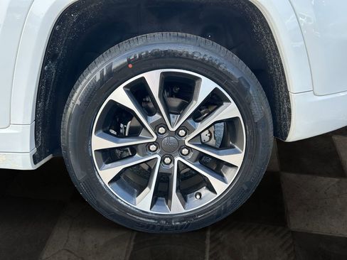 Used 2022 Jeep Grand Cherokee Overland w/ Adv Protech Group III AWD/4WD image 11