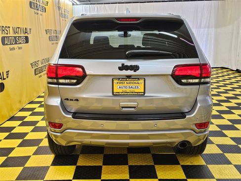 Used 2018 Jeep Grand Cherokee Altitude image 4