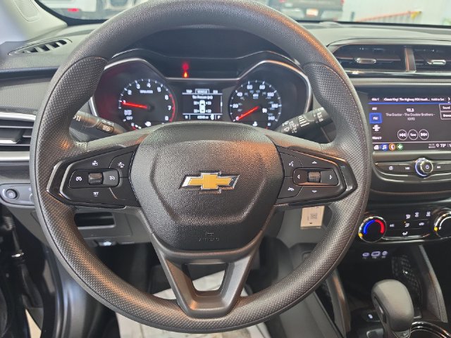 Used 2023 Chevrolet TrailBlazer LS FWD image 20