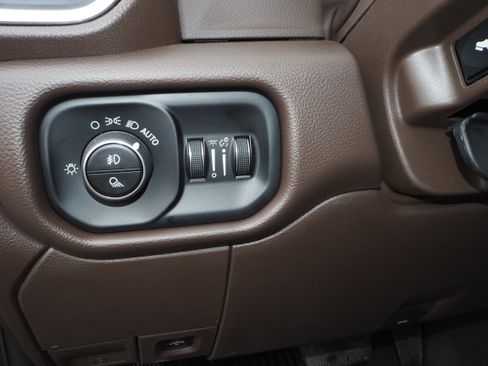 New 2025 RAM 2500 Laramie image 28