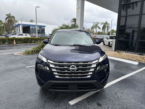 Used 2024 Nissan Rogue SV FWD image 3