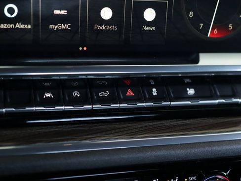Used 2024 GMC Sierra 1500 Elevation image 17
