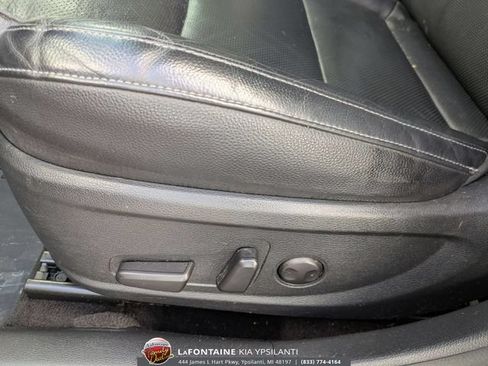 Used 2019 Kia Cadenza Technology FWD image 14