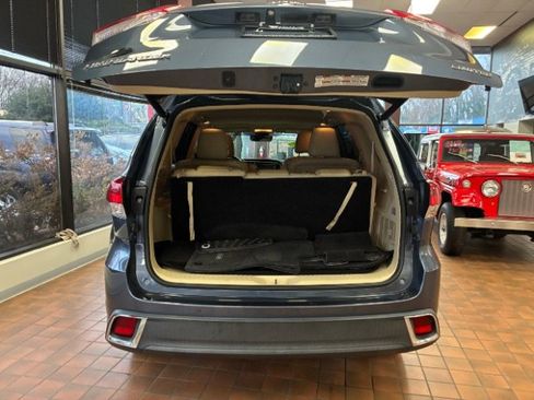 Used 2018 Toyota Highlander Limited image 13
