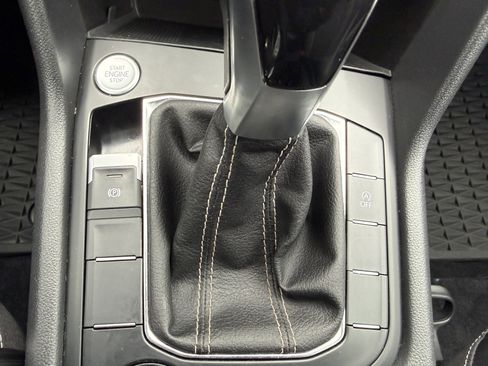 Used 2022 Volkswagen Taos SE image 29