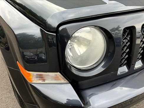Used 2014 Jeep Patriot Sport w/ Power Value Group FWD image 31