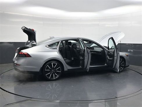 Used 2024 Honda Accord Touring image 35