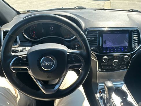 Used 2019 Jeep Grand Cherokee Limited image 21