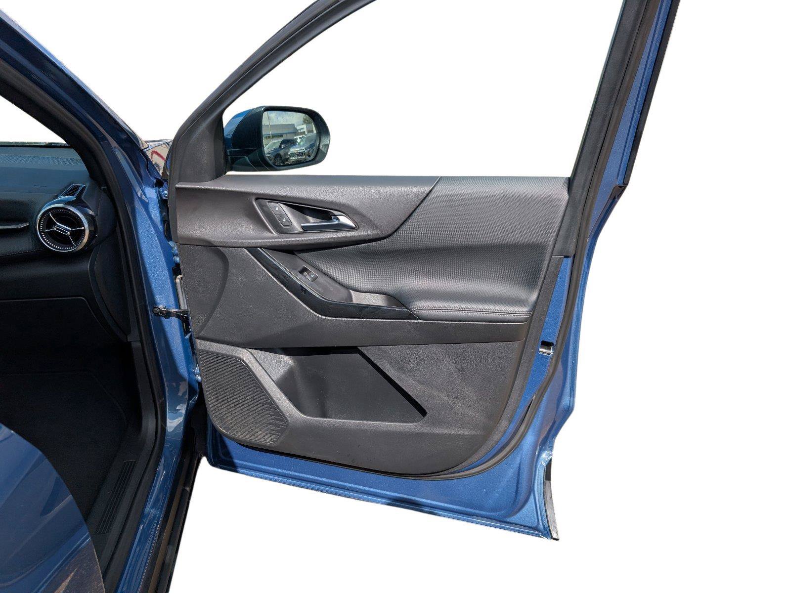 Used 2026 Chevrolet Equinox LT w/ Convenience Package II FWD image 17