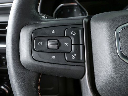 Used 2021 GMC Yukon XL AT4 w/ Technology Package AWD/4WD image 11