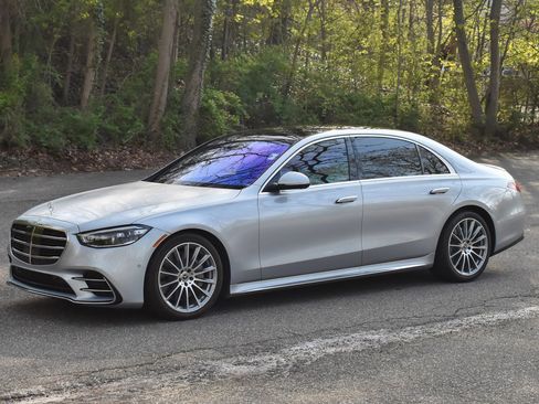 Used 2021 Mercedes-Benz S 580 4MATIC Sedan image 2