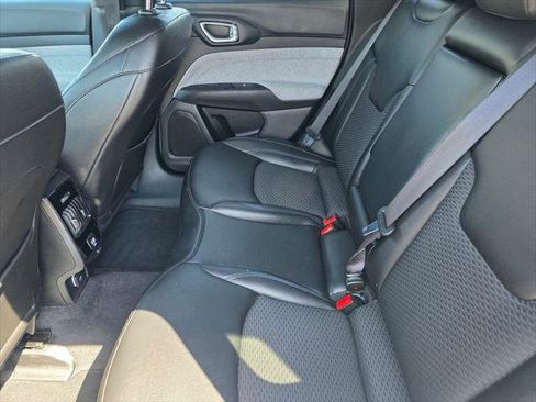 Certified 2024 Jeep Compass Latitude AWD/4WD image 15