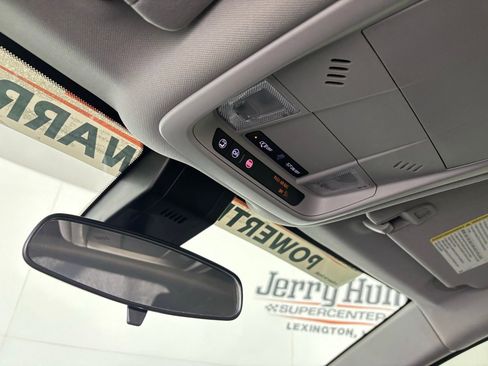 Used 2022 Chevrolet Equinox LT image 17