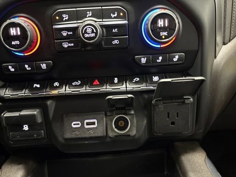 Used 2019 Chevrolet Silverado 1500 LTZ w/ LTZ Plus Package image 61