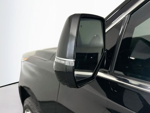Used 2019 Cadillac Escalade Premium Luxury AWD/4WD image 16