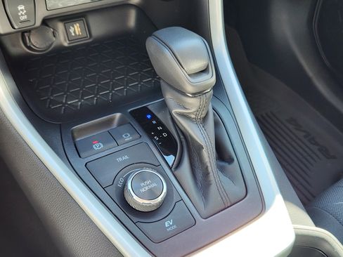 Certified 2025 Toyota RAV4 XLE image 23