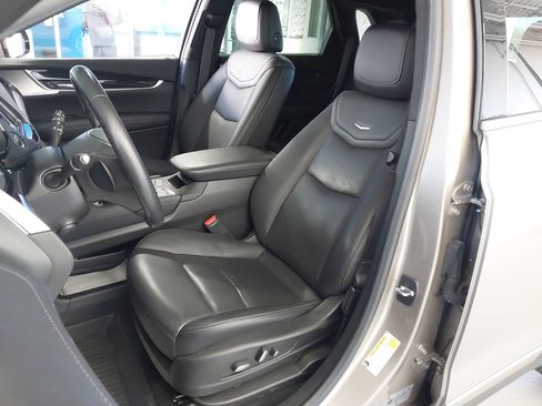 Used 2022 Cadillac XT5 Premium Luxury w/ LPO, Floor Liner Package image 23