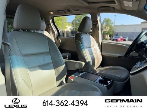 Used 2015 Toyota Sienna XLE FWD image 13