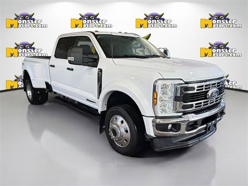 Used 2024 Ford F450 XLT w/ FX4 Off-Road Package image 3