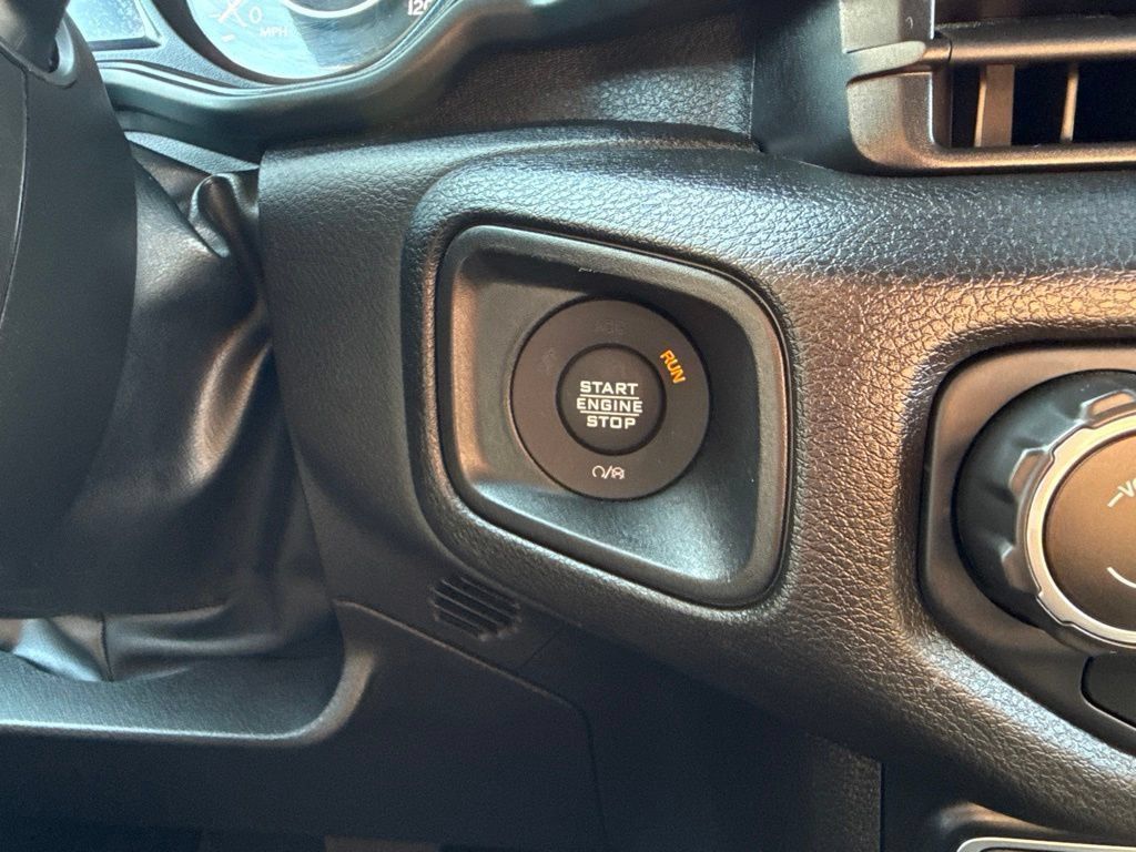 Certified 2025 Jeep Wrangler Unlimited Sport AWD/4WD image 15