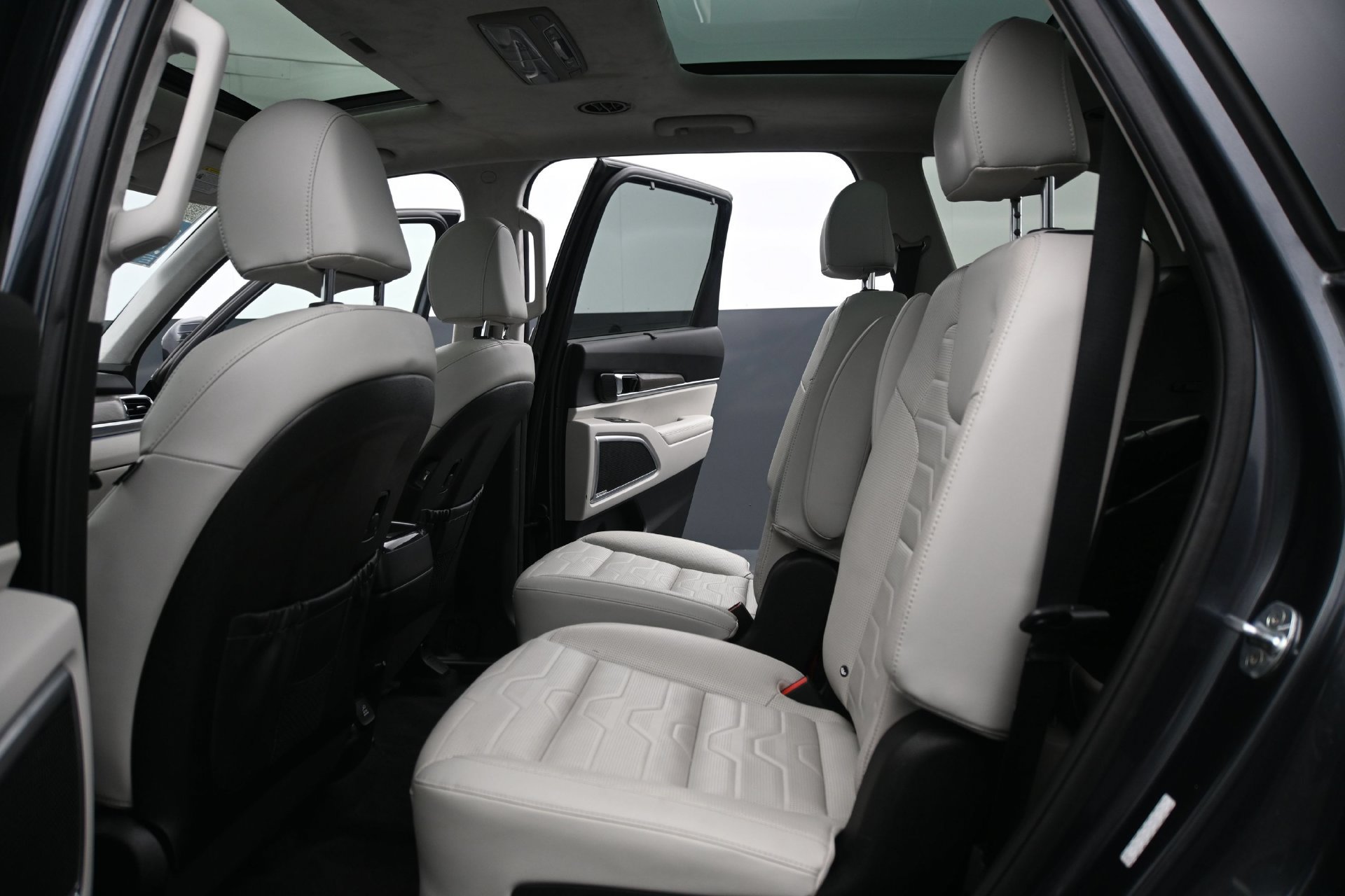 Used 2022 Kia Telluride SX w/ SX Prestige Package AWD/4WD image 17