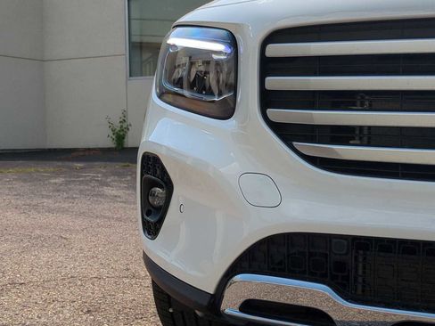 Certified 2025 Mercedes-Benz GLB 250 4MATIC image 11