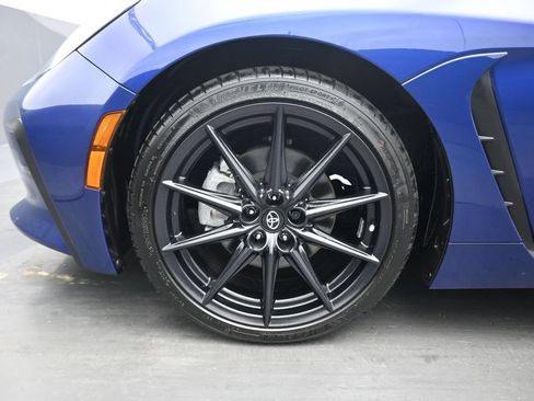 Used 2025 Toyota GR86 Premium RWD image 41