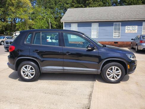 Used 2014 Volkswagen Tiguan S image 4